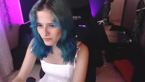 LAUREN online show from 10-31-25, 06:42