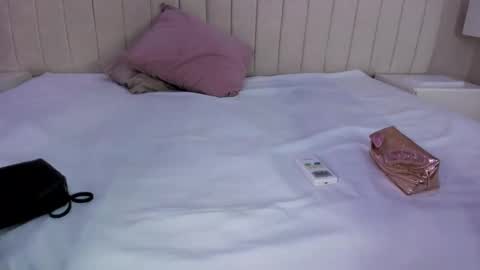 im olivia IG littleolivia01 online show from 01-22-25, 01:00