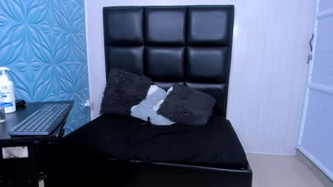 Snapshot of littleparker chatting on 01-15-25, 06:29 PARKER online show from 01-15-25, 06:29
