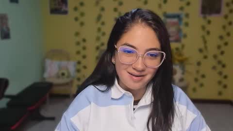 Snapshot of littleprety6969 chatting on 05-11-26, 01:55 Mia Wednesday to Sunday 730 am to 1030 am Colombian Hour D online show from 05-11-26, 01:55