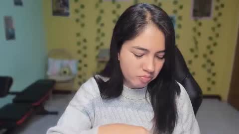 Snapshot of littleprety6969 chatting on 05-13-26, 01:19 Mia Wednesday to Sunday 730 am to 1030 am Colombian Hour D online show from 05-13-26, 01:19