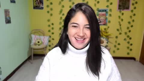 Snapshot of littleprety6969 chatting on 05-22-26, 05:03 Mia Wednesday to Sunday 730 am to 1030 am Colombian Hour D online show from 05-22-26, 05:03