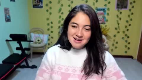 Snapshot of littleprety6969 chatting on 06-07-26, 09:29 Mia Wednesday to Sunday 730 am to 1030 am Colombian Hour D online show from 06-07-26, 09:29