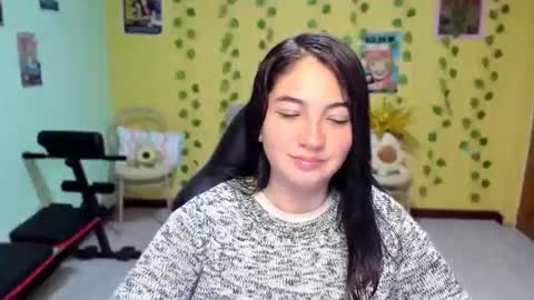 Snapshot of littleprety6969 chatting on 06-08-26, 02:01 Mia Wednesday to Sunday 730 am to 1030 am Colombian Hour D online show from 06-08-26, 02:01