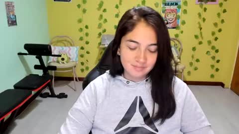 Snapshot of littleprety6969 chatting on 06-14-26, 10:45 Mia Wednesday to Sunday 730 am to 1030 am Colombian Hour D online show from 06-14-26, 10:45