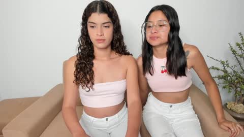 - Eileen - Izzy - Stiven online show from 01-08-26, 12:46