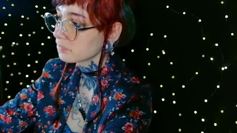 Niki  free tg channel with some photos gifs and info about streams  online show from 12-23-24, 11:49