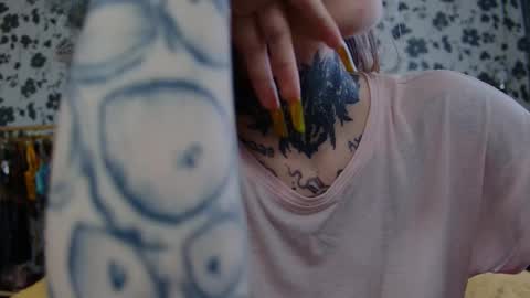 Niki  free tg channel with some photos gifs and info about streams  online show from 10-10-25, 06:34