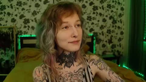 Niki  free tg channel with some photos gifs and info about streams  online show from 10-19-25, 08:31