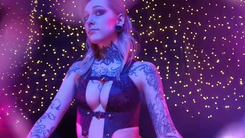 Niki  free tg channel with some photos gifs and info about streams  online show from 02-14-26, 10:56