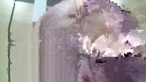 Snapshot of littletom69416498 chatting on 10-19-25, 01:06 littletom69416498 online show from 10-19-25, 01:06