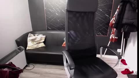 Snapshot of littleviki_ chatting on 02-13-25, 10:44 Viki online show from 02-13-25, 10:44