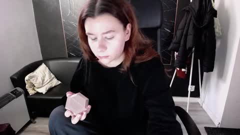 Snapshot of littleviki_ chatting on 12-19-25, 08:32 Viki online show from 12-19-25, 08:32