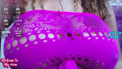 Snapshot of litzy_curly chatting on 12-16-24, 06:27 Litzy online show from 12-16-24, 06:27