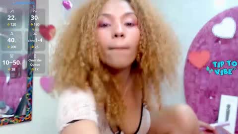 Snapshot of litzy_curly chatting on 02-26-25, 03:08 Litzy online show from 02-26-25, 03:08