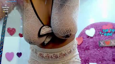 Snapshot of litzy_curly chatting on 09-10-25, 03:34 Litzy online show from 09-10-25, 03:34