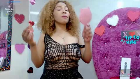 Snapshot of litzy_curly chatting on 10-02-25, 04:14 Litzy online show from 10-02-25, 04:14