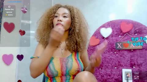Snapshot of litzy_curly chatting on 10-13-25, 04:51 Litzy online show from 10-13-25, 04:51