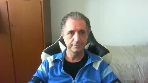 liuk53 online show from 05-02-26, 12:10