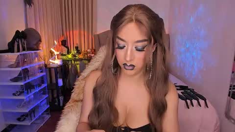 Snapshot of livecumayumi chatting on 10-28-25, 10:19 Goddess Ayumi online show from 10-28-25, 10:19