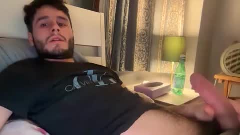 Snapshot of livefantesy4 chatting on 01-10-26, 05:15 livefantesy4 online show from 01-10-26, 05:15