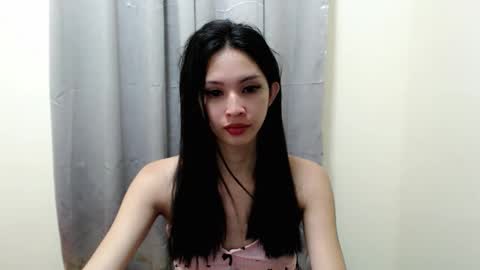 Snapshot of liviacum_ chatting on 11-27-25, 03:25 Lvia online show from 11-27-25, 03:25