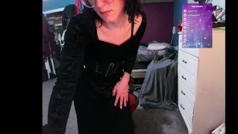 Snapshot of livolioyo chatting on 02-05-25, 12:06 Livolio online show from 02-05-25, 12:06