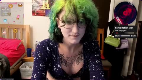 Snapshot of livolioyo chatting on 04-05-26, 05:15 Livolio online show from 04-05-26, 05:15