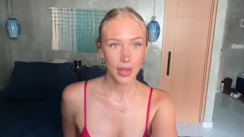 Snapshot of livslifee chatting on 02-03-26, 06:16 olivia online show from 02-03-26, 06:16