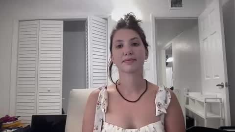 Snapshot of livvyybearxx chatting on 07-12-26, 04:25 liv online show from 07-12-26, 04:25