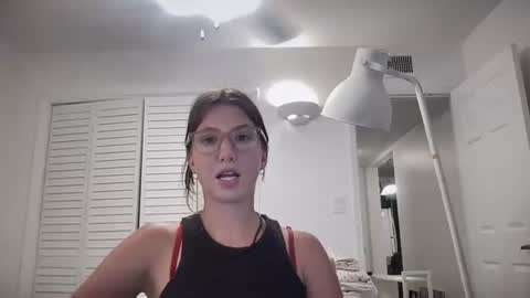 Snapshot of livvyybearxx chatting on 07-19-26, 12:36 liv online show from 07-19-26, 12:36