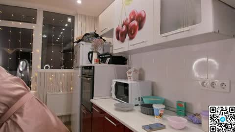 My name is Livy Nice to meet you  Thumbs up please its important online show from 05-02-26, 06:13
