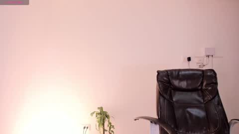 Vanessa online show from 02-08-25, 02:04