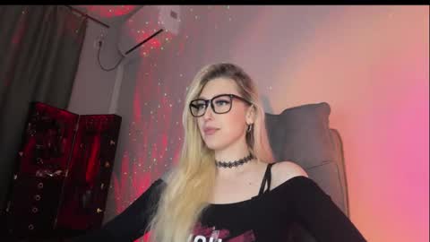 Snapshot of liya_ray chatting on 03-08-26, 02:04 Liya Ray online show from 03-08-26, 02:04