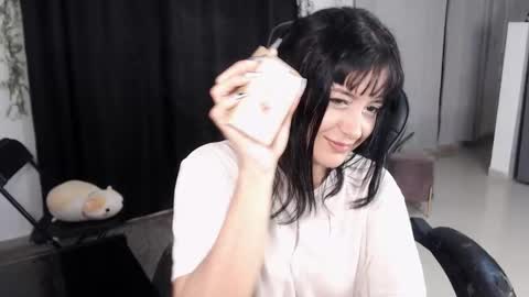 Elizabeth online show from 02-03-26, 02:21