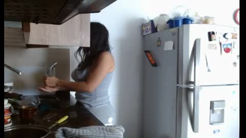 liz_fe online show from 04-23-26, 04:31