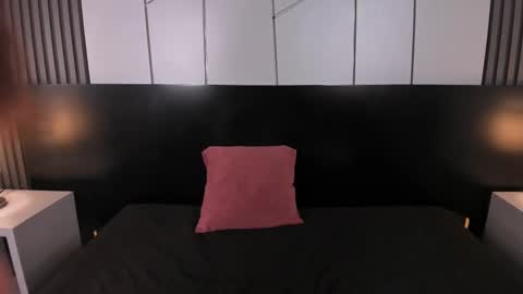 Snapshot of liz_goth chatting on 02-21-25, 01:33 Liz online show from 02-21-25, 01:33