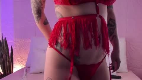 Snapshot of liz_grey_ chatting on 10-29-25, 01:52 online show from 10-29-25, 01:52