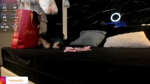 Liz  online show from 12-29-24, 10:45