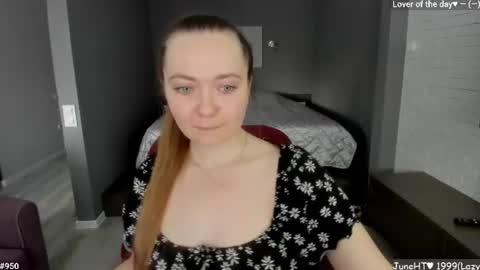 Girl next door online show from 06-10-26, 10:14