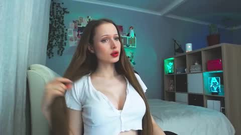 Snapshot of lizberry_moon chatting on 11-18-25, 07:35 Lisa online show from 11-18-25, 07:35