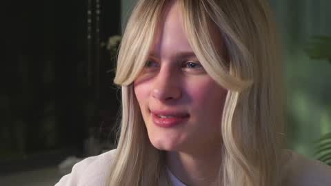 Snapshot of lizbethcoll chatting on 01-02-25, 05:18 Sunnheart online show from 01-02-25, 05:18