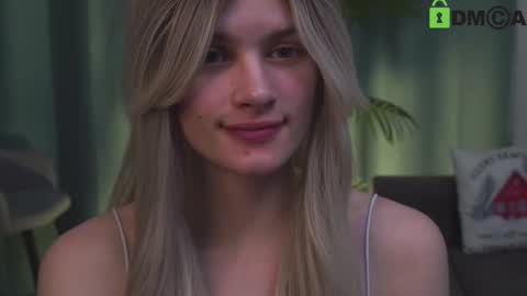 Snapshot of lizbethcoll chatting on 02-23-25, 01:46 Sunnheart online show from 02-23-25, 01:46