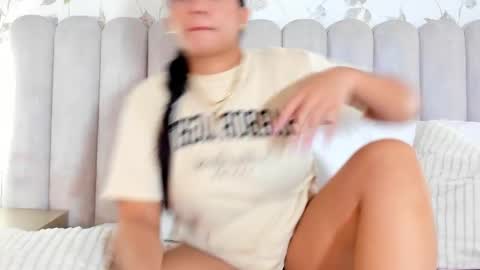 Snapshot of lizz_bunny chatting on 02-21-26, 10:00 LIZZ online show from 02-21-26, 10:00