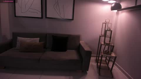 Snapshot of lizzhamilton_ chatting on 01-08-26, 09:06 Lizzi online show from 01-08-26, 09:06