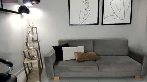 Snapshot of lizzhamilton_ chatting on 01-10-26, 08:43 Lizzi online show from 01-10-26, 08:43