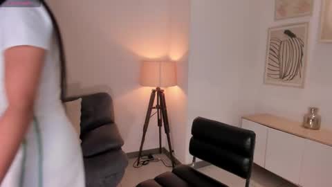 Snapshot of lizzhamilton_ chatting on 02-15-26, 12:03 Lizzi online show from 02-15-26, 12:03