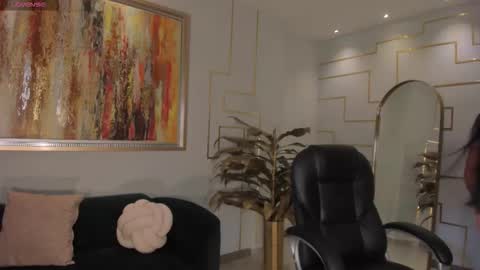 Snapshot of lizzhamilton_ chatting on 02-28-26, 05:03 Lizzi online show from 02-28-26, 05:03