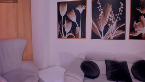 Snapshot of lizzhamilton_ chatting on 03-01-26, 05:15 Lizzi online show from 03-01-26, 05:15