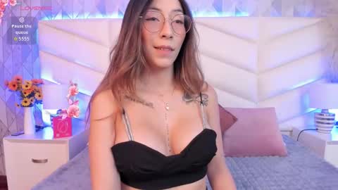 Snapshot of lizzi_hotman chatting on 02-19-26, 09:00 LIZZI online show from 02-19-26, 09:00